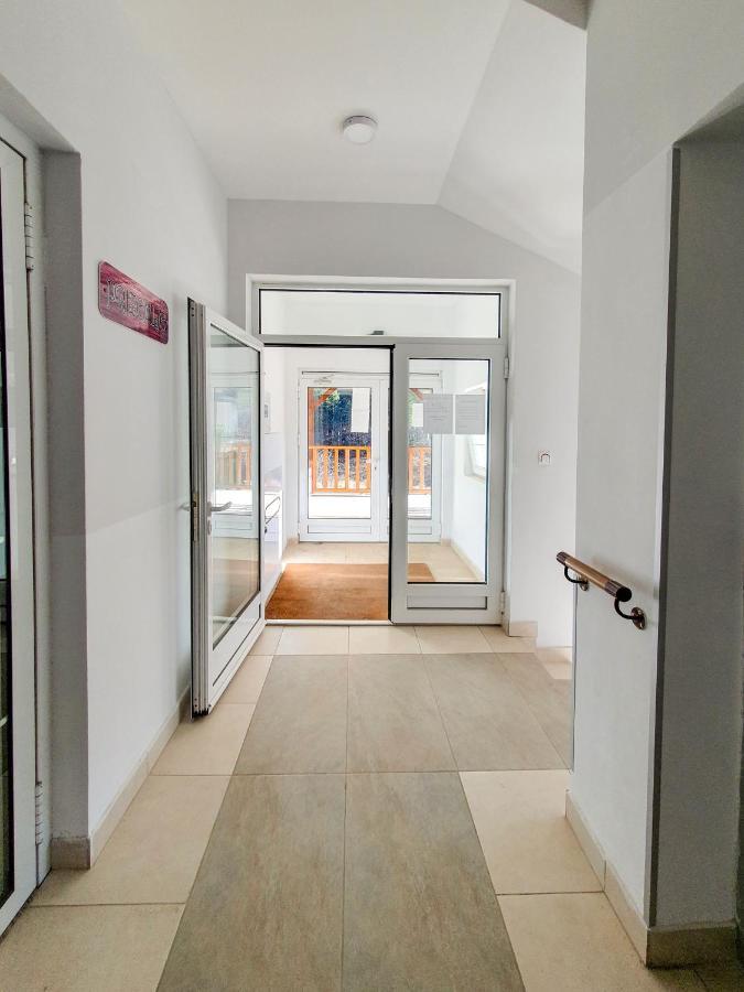 Apartman Cvejic - Suncani Apartmani Brzece Bagian luar foto