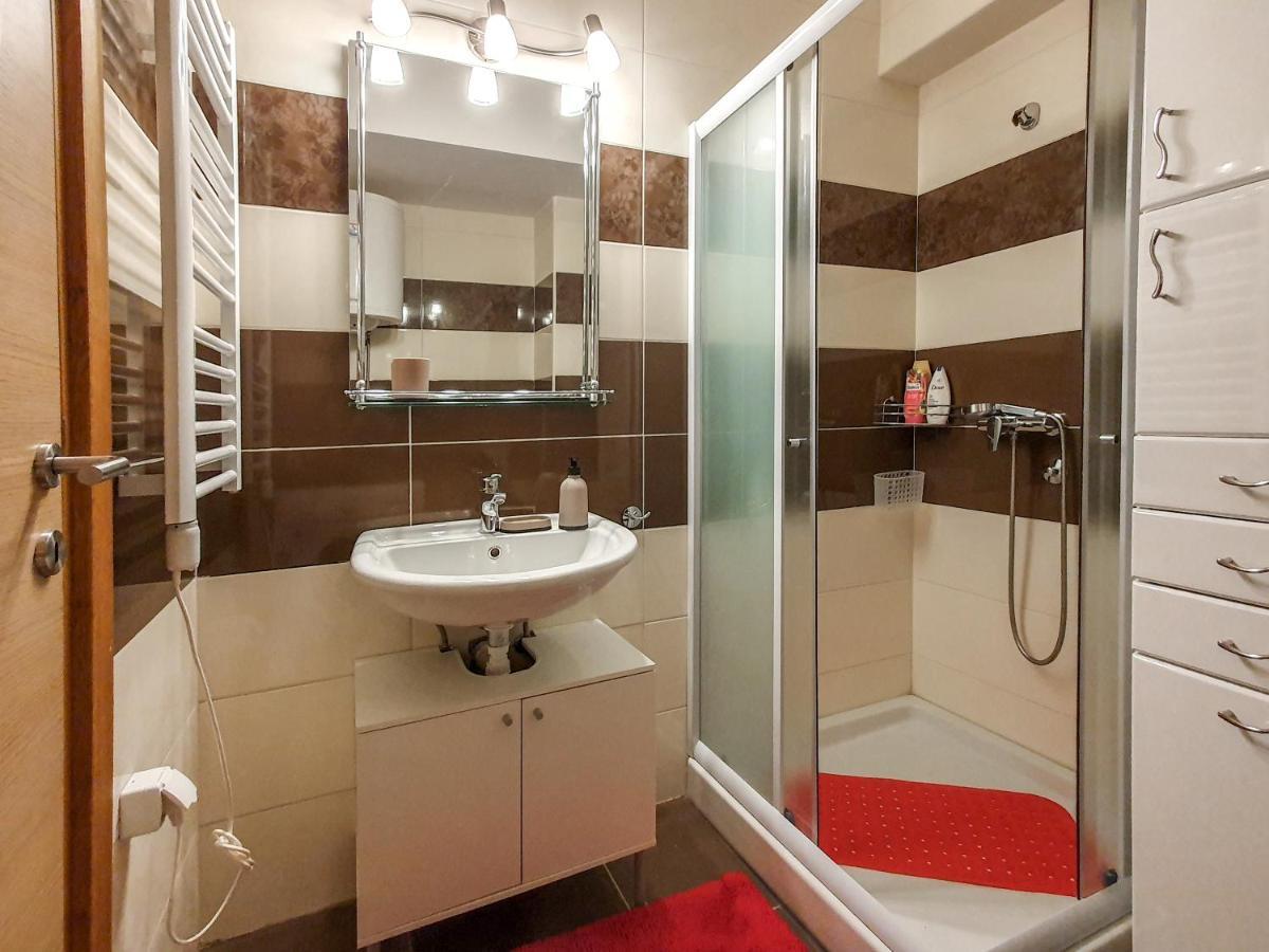 Apartman Cvejic - Suncani Apartmani Brzece Bagian luar foto